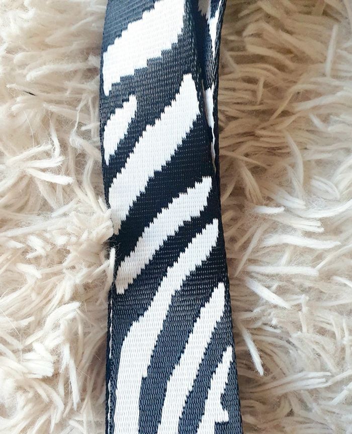 Sangle de sac à main sac banane zébrée zèbre blanc noir neuve neuf - photo numéro 2