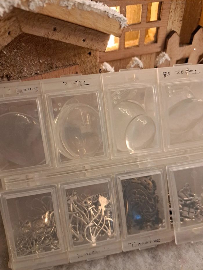 Lot de breloques et cabochon en verre - photo numéro 8