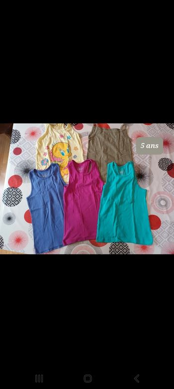Lot 5 débardeurs 👧 taille 5 ans