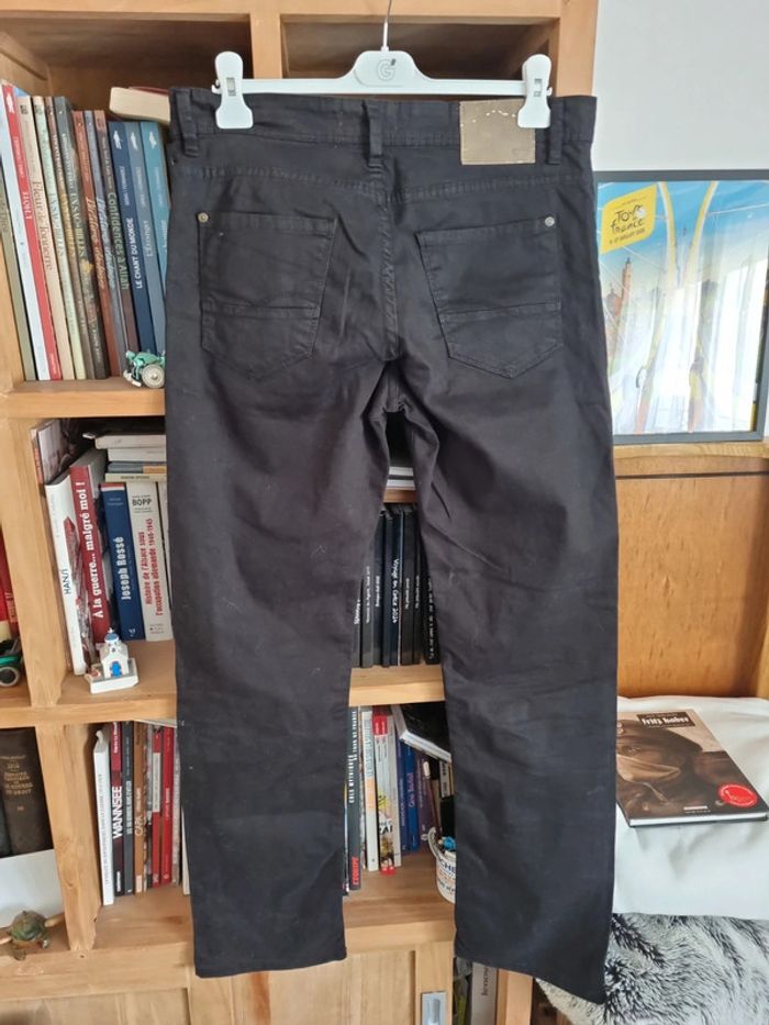 Jean noir regular fit  Celio taille 42 - photo numéro 3