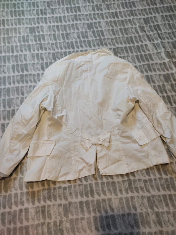 Veste courte Blanche cintrée noeud au dos fendu taille 36 - photo numéro 4