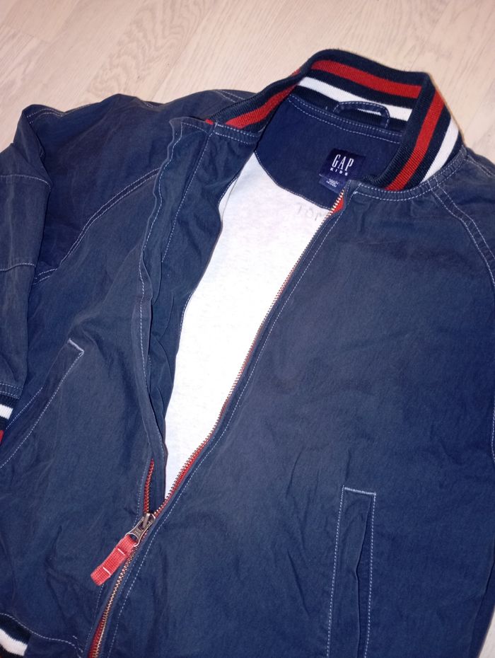 Blouson aviateur bombers en coton bleu marine délavé GAP Kids 
T. 7-8 ans - photo numéro 4