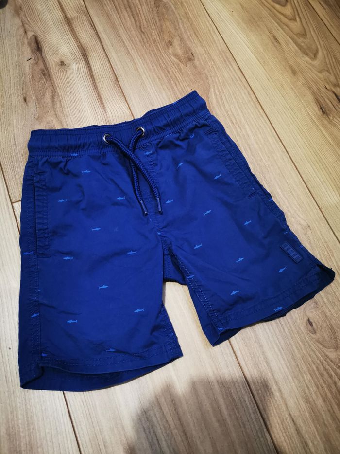 Short élastique collection 2020 kiabi 4 ans requins - photo numéro 3
