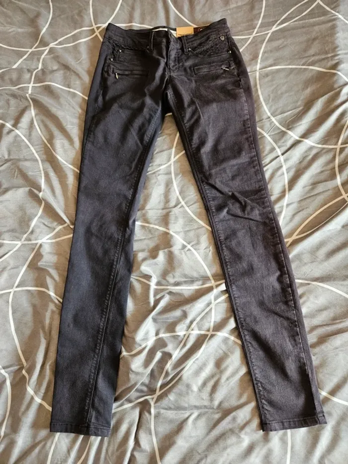 Jean Freeman W27