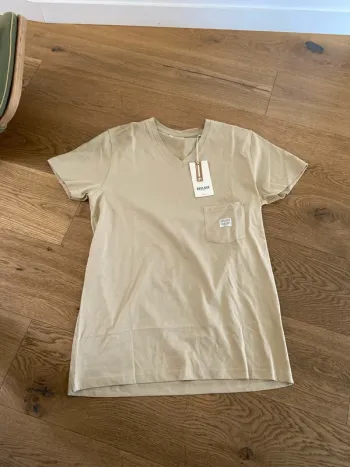 TEE shirt neuf