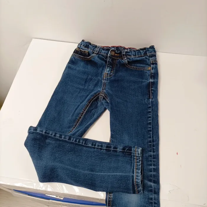 Lot garçon 9-10 ans rentrée scolaire : 2 jeans, 1 pantalon, 4 shorts (Nike, Kipsta, Barça) L024 - photo numéro 3