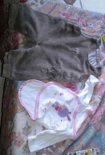Lot vêtements bébé