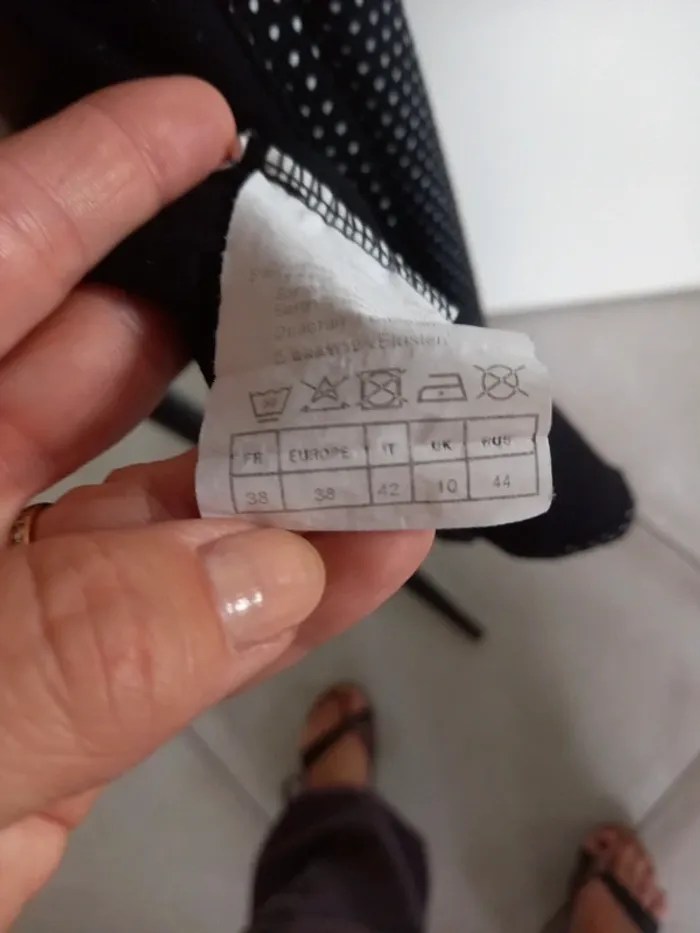 Petite robe porte-feuille . Tissu très fluide et agréable - photo numéro 5