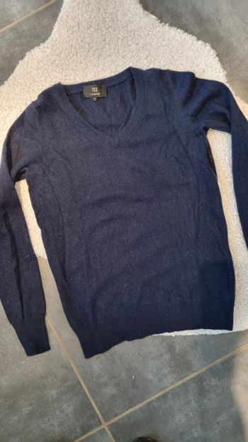 Pull col V 100 % cachemire S 36 sympa marine