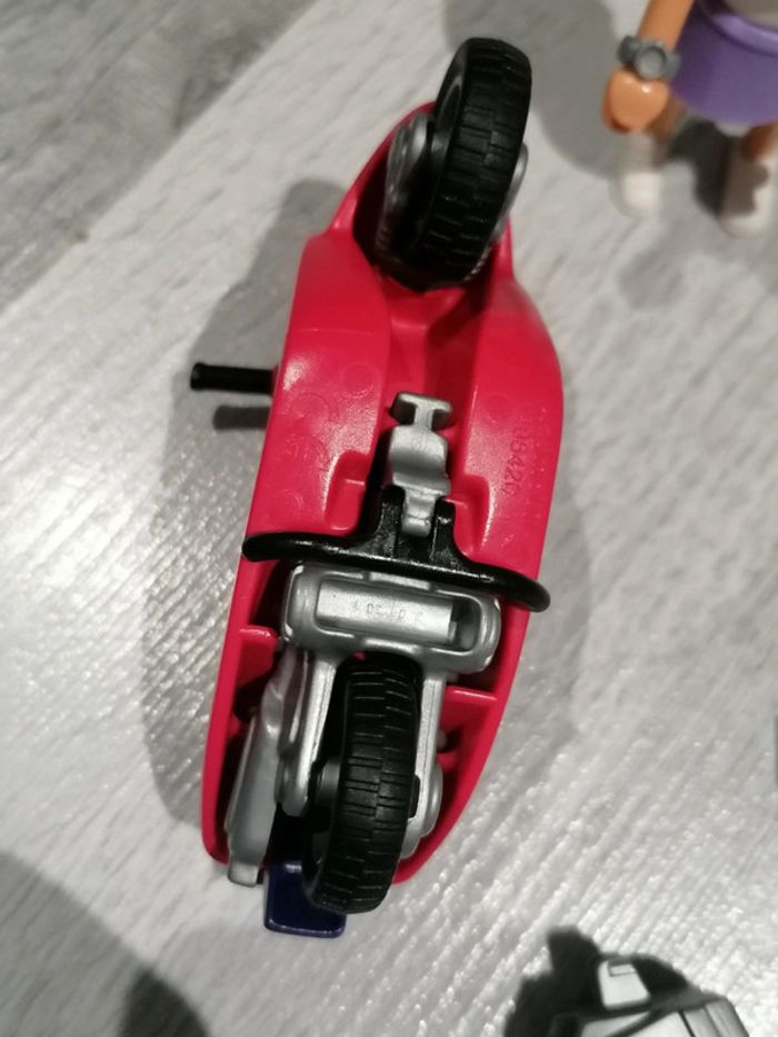 Playmobil scooter et personnage 👧🏻 - photo numéro 9
