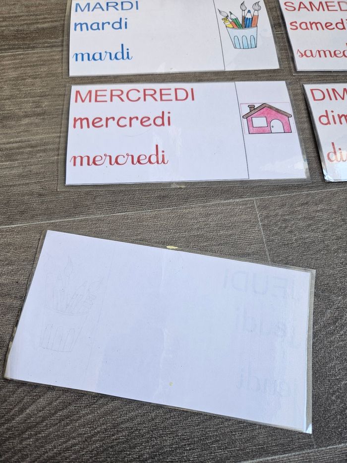 Lot étiquettes date et présence maternelle - photo numéro 4