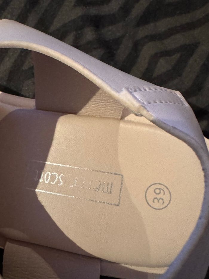 Paire de claquettes blanc nacré - photo numéro 4