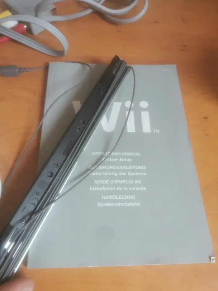 Wii retrocompatible +manette - photo numéro 2