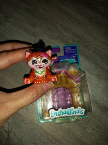 figurine tigre enchantimals tuft