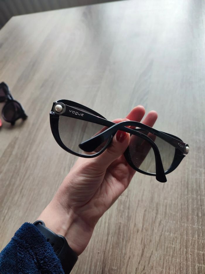 Lunette de soleil vogue noire - photo numéro 2