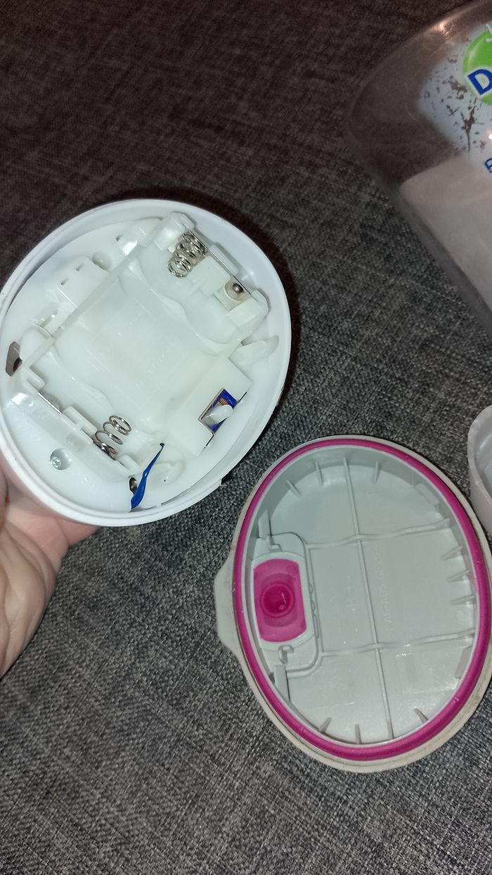 Dettol avec sa recharge - photo numéro 8