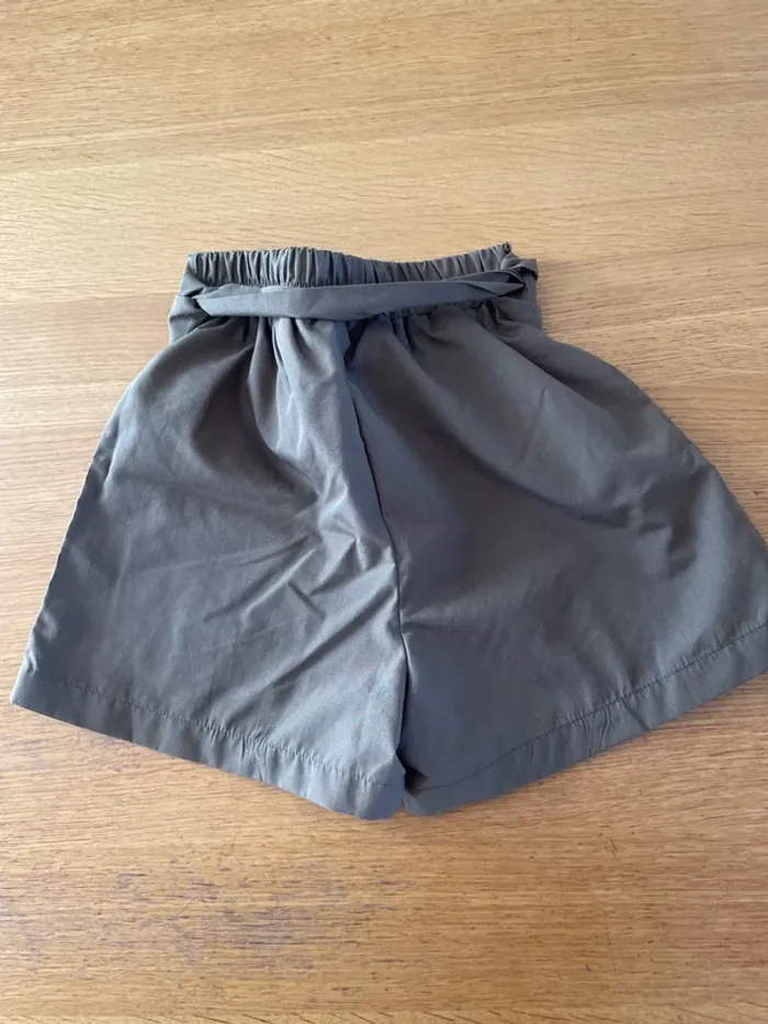 Short large kaki fille 8 ans - photo numéro 3