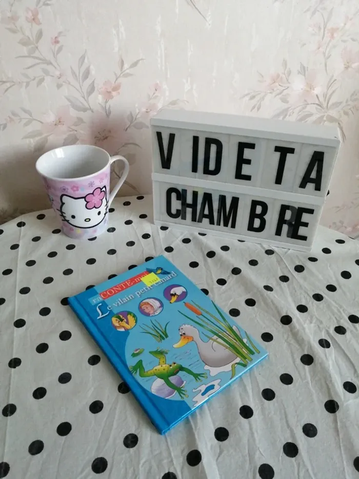 Livre le vilain petit canard / raconte-moi / dolphino