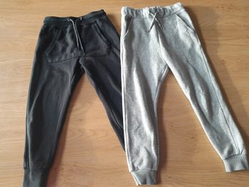 Lot 2 bas de joggings garçon 6 ans