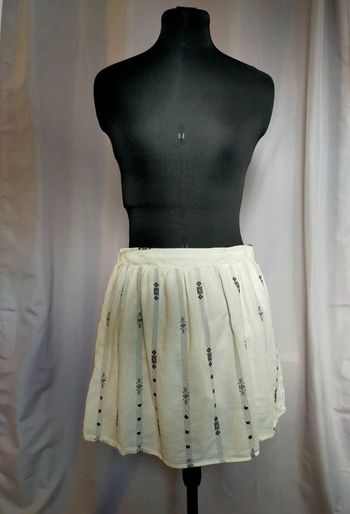 Jupe blanche imprimée à détails cloutés – Pimkie – Taille M