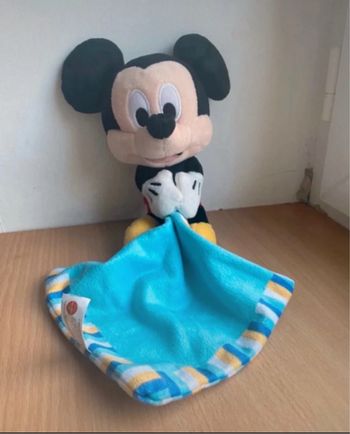 Doudou Mickey disney