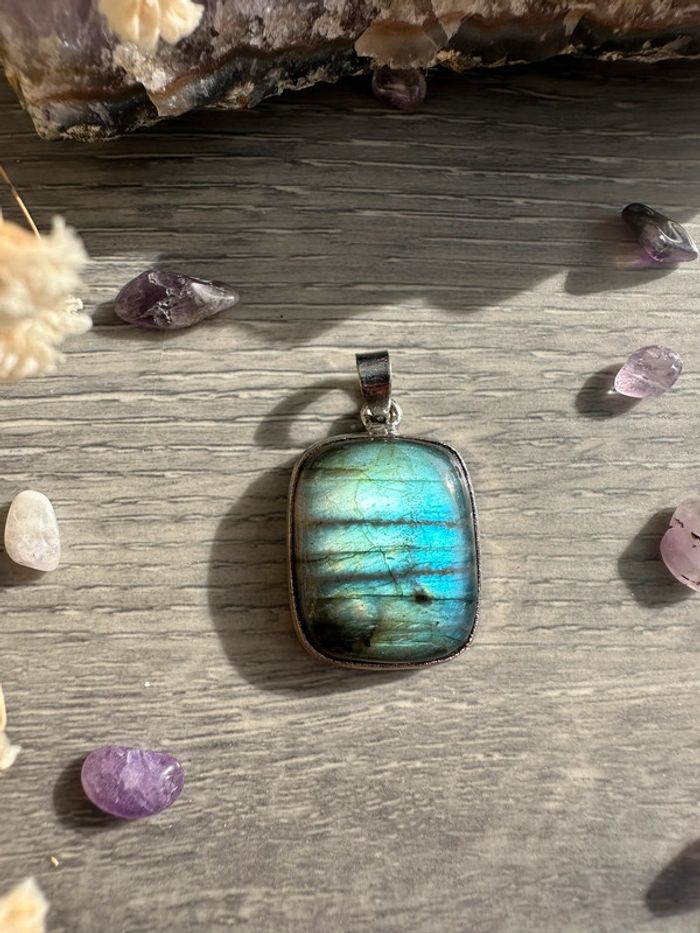 Pendentif en labradorite véritable de Madagascar – Pierre naturelle - photo numéro 2