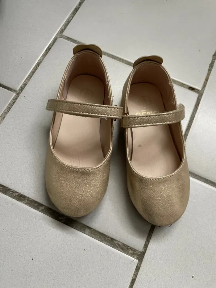 Ballerines taille 25 - photo numéro 2