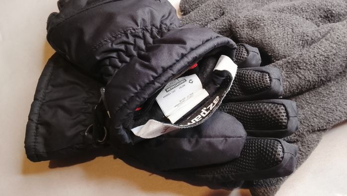 Lot 2 paires de gants garçon 6ans - photo numéro 3