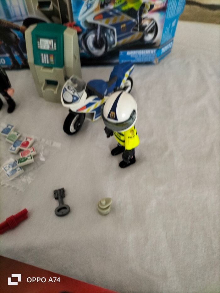 Playmobil 🖤 Policier à moto et voleur - photo numéro 5