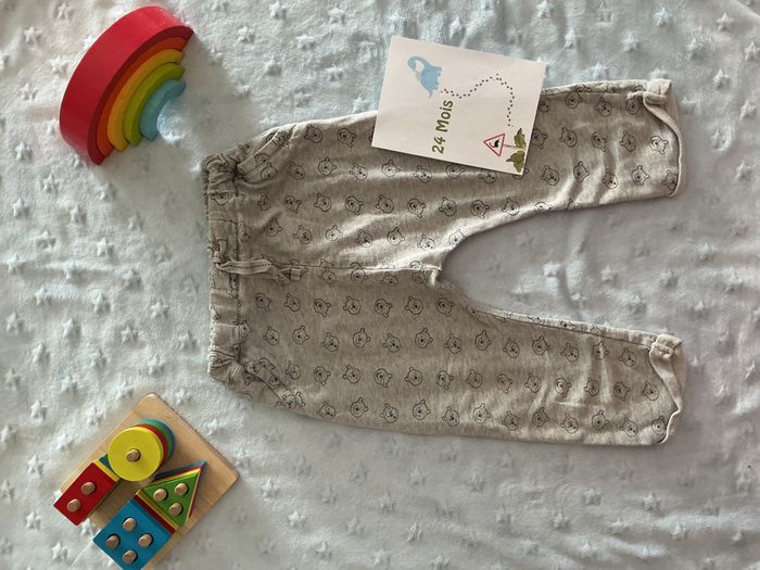 sarouel taille élastique et lien de serrage avec poches motifs winnie disney 24 mois