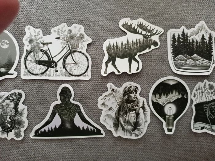 Stickers noirs et blancs - photo numéro 4