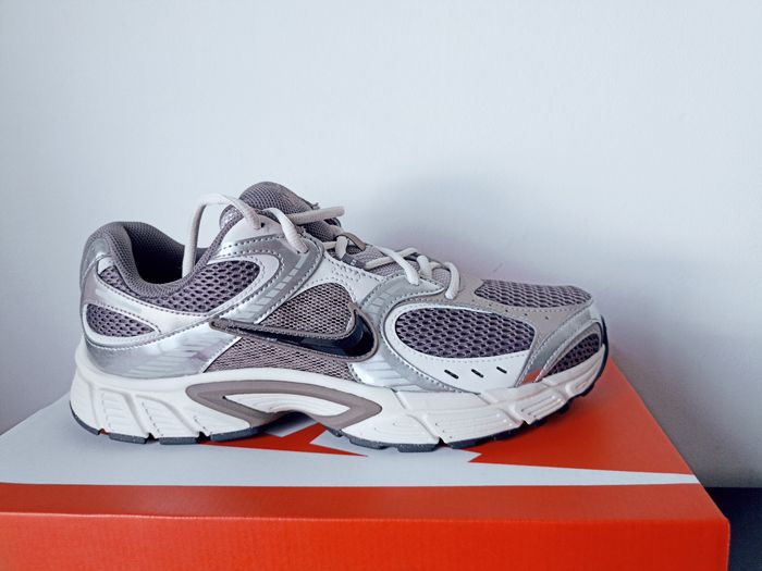 Nike V5 RNR – Taille 44 – Neuves & Authentiques - photo numéro 2