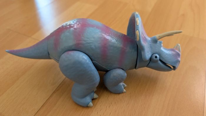 Figurine toy story trixie dinosaure - photo numéro 3