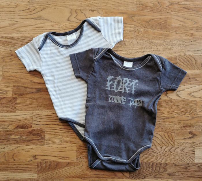 Lot 2 bodies manches courtes rayures papa gris Mots d'enfants 3 mois - photo numéro 2