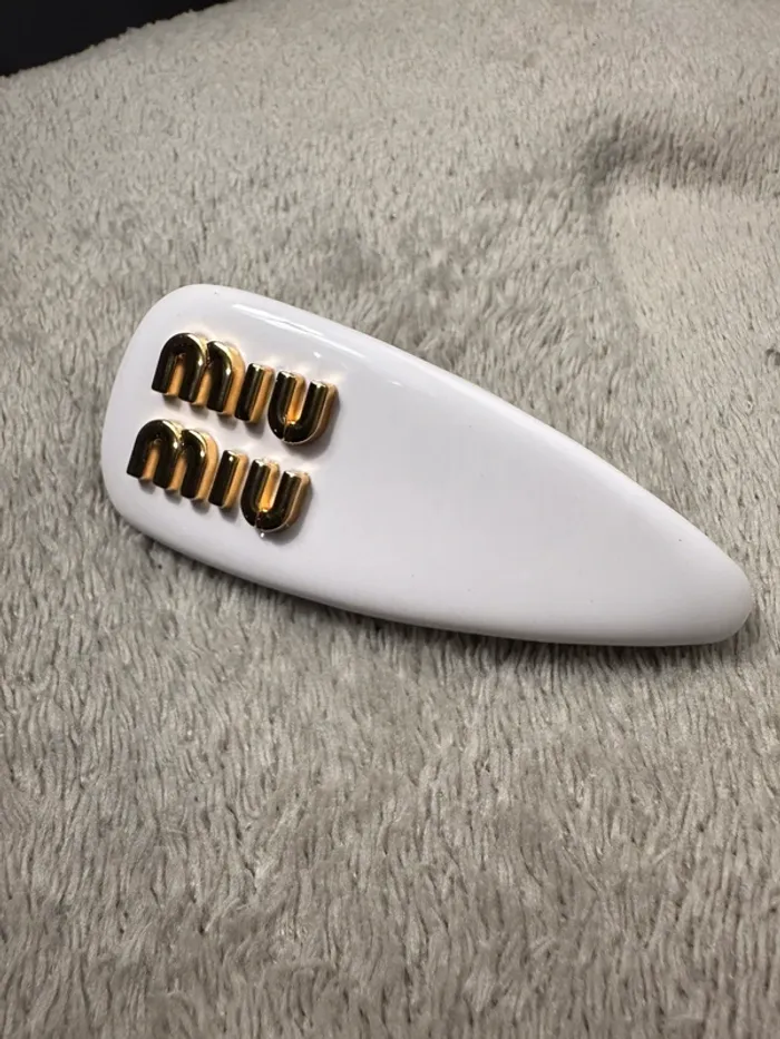 Barrette cheveux cuir blanc miu miu - photo numéro 2