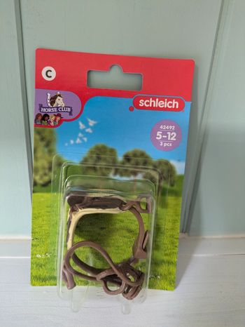 Schleich 42492 Horse Club Selle & bride Sarah & Mystery (2)