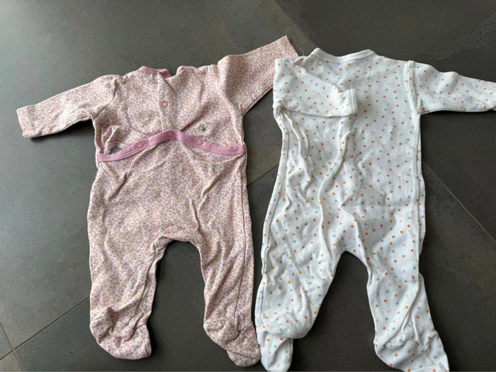 Lot pyjama 1 mois - photo numéro 4