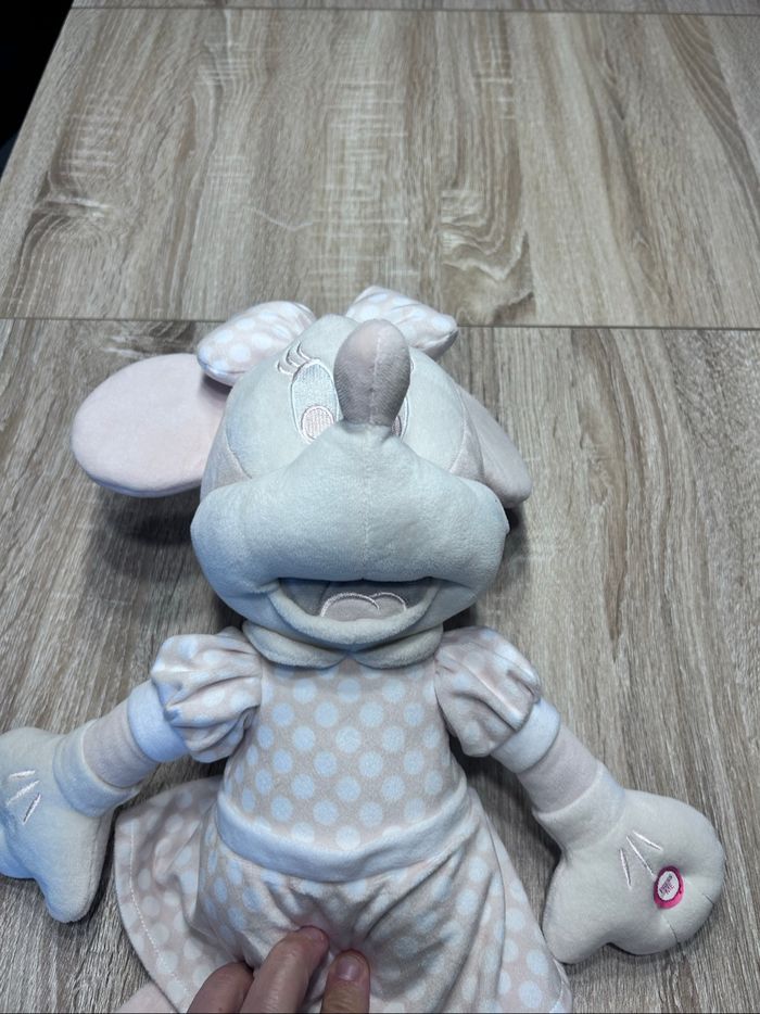 Peluche Minnie lumineuse – Environ 50 cm – Très bon état – Disney officiel - photo numéro 4