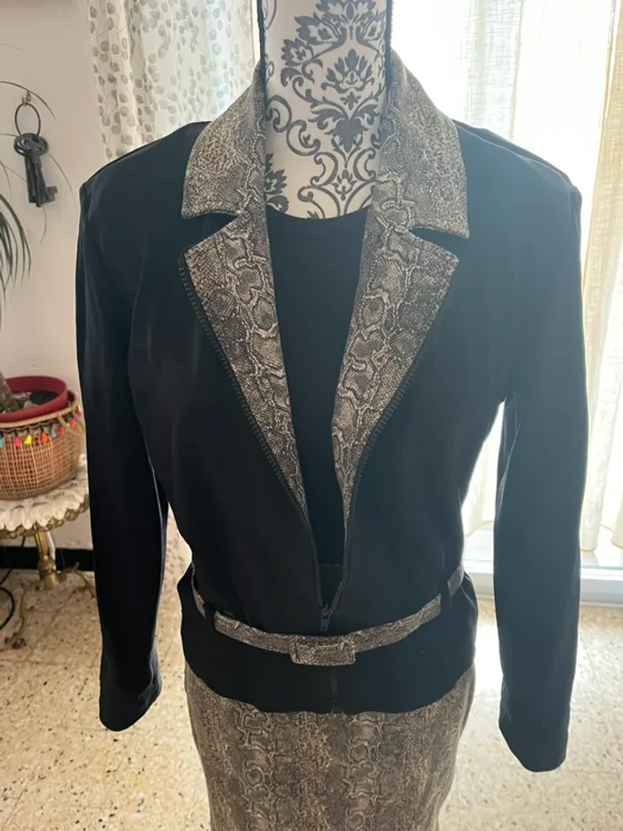 Tailleur jupe Q.H.T - photo numéro 5