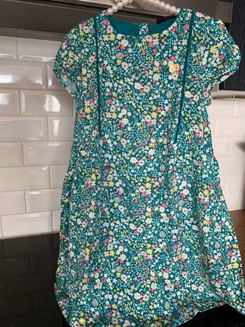 Robe sergent major. 6 ans. Fleurs.