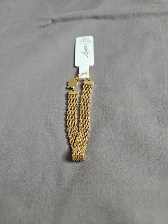Bracelet neuf lovisa