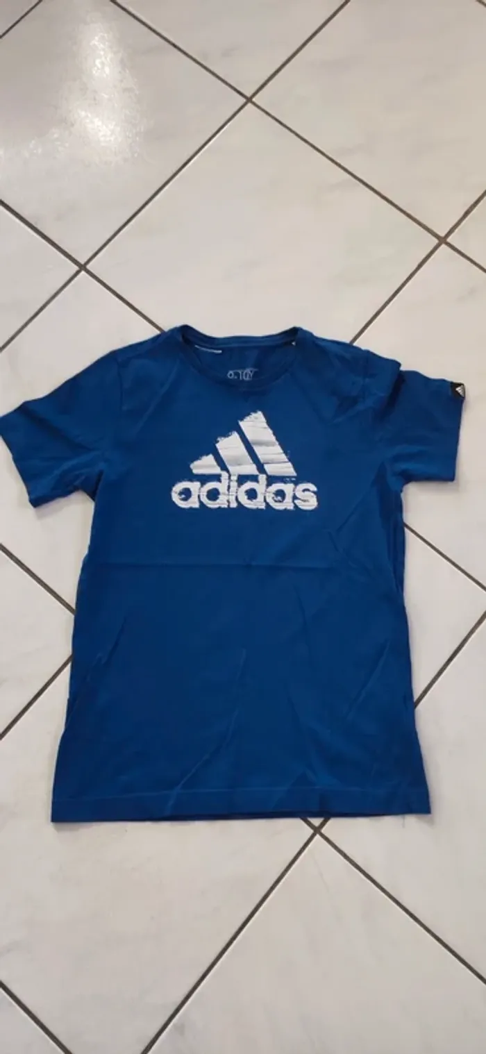 tee shirt Adidas 9-10 ans