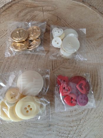 Lot de 4 sachets de boutons