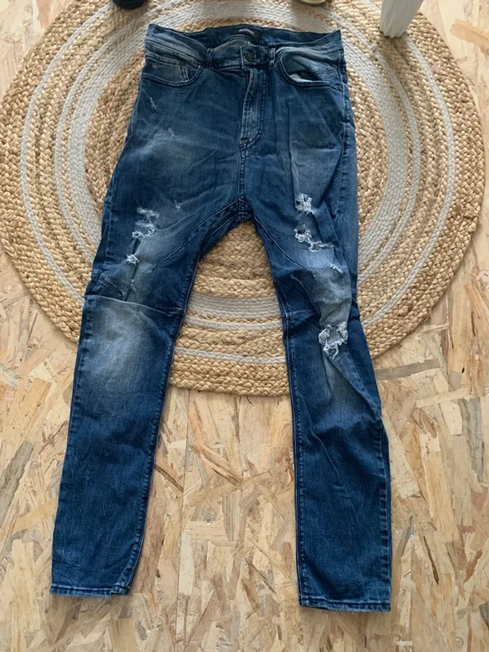 Jeans troué 2 - photo numéro 2