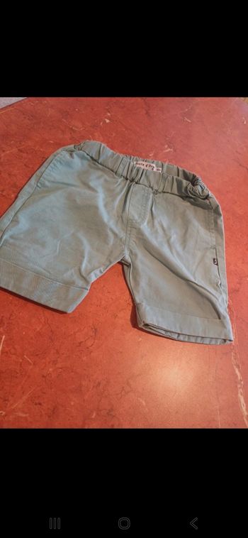 Short bébé taille 18 mois