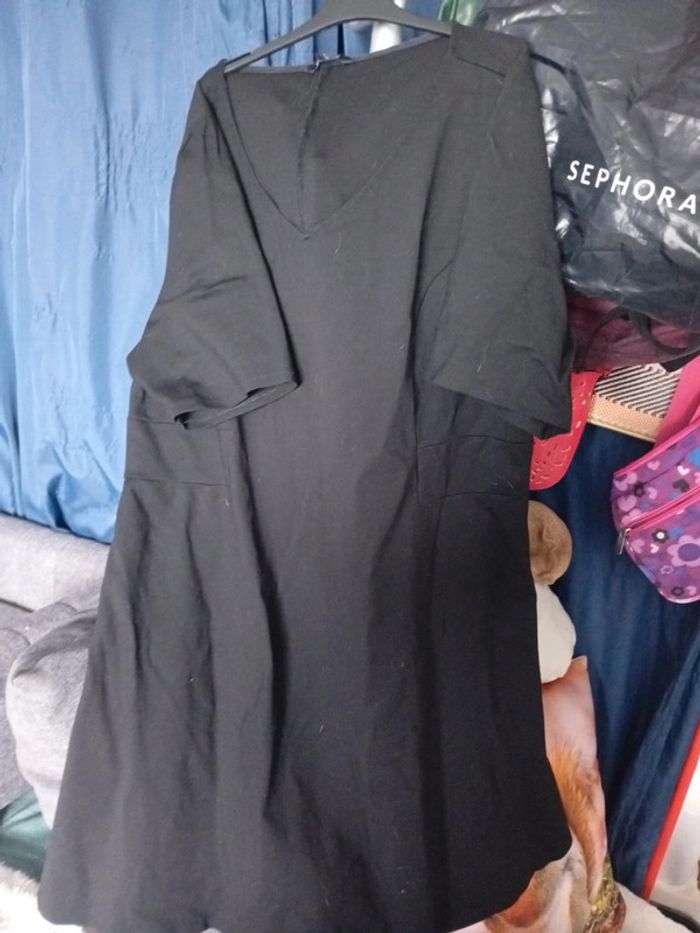 Robe noire MsMode 52