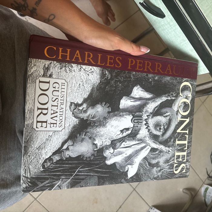 Livre de contes de Perrault