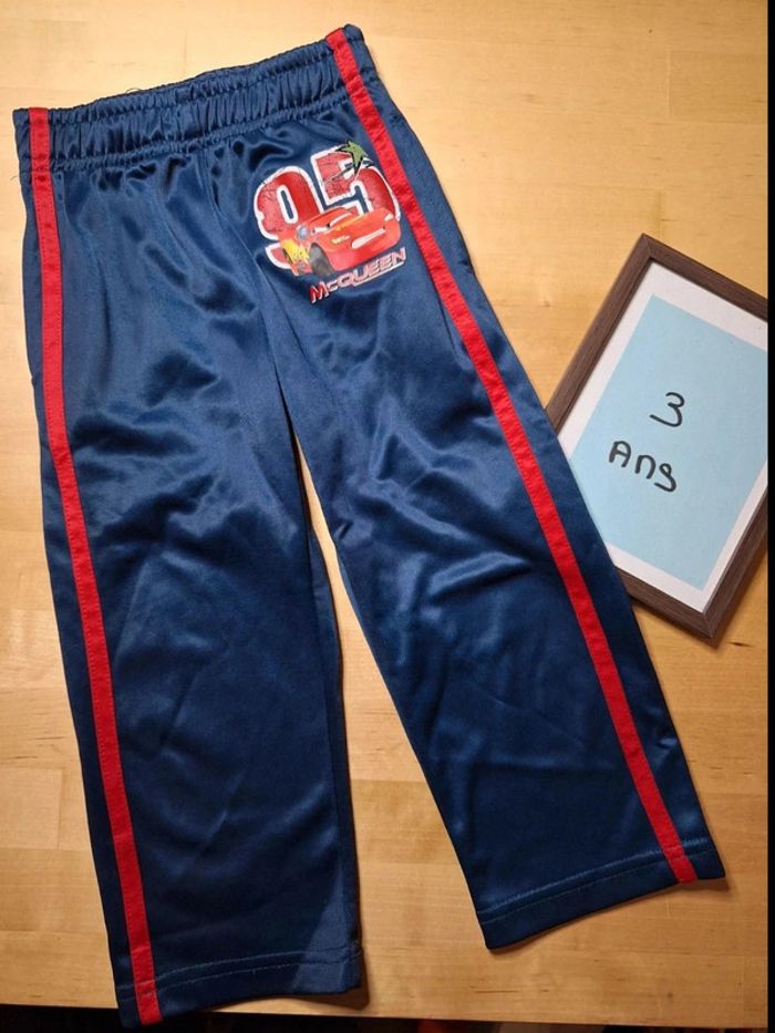 Pantalon pour garçon taille 3 ans marque cars très bon état