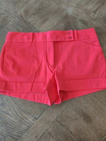Short fushia taille42 neuf