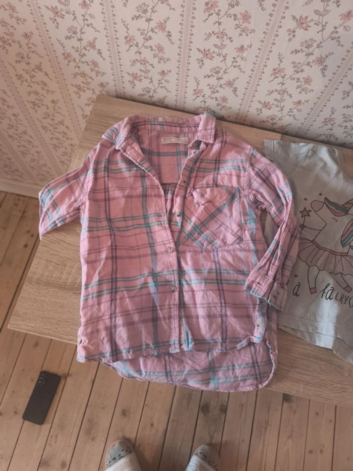 Lot de 7 vêtements 6 ans en état satisfaisant - photo numéro 4